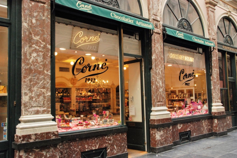 chocolaterie-COGOLIN-min_chocolate_chocolaterie_shop_luxury_chic_gallery_brussels_belgium-558146